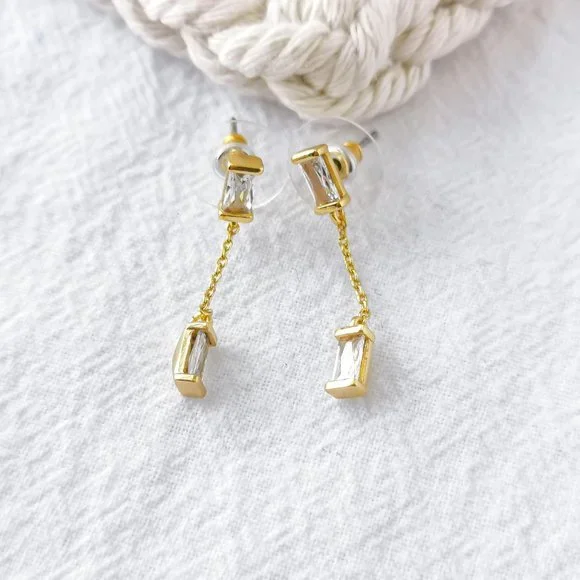 Kendra Scott Gold Earrings - Picture 1 of 5